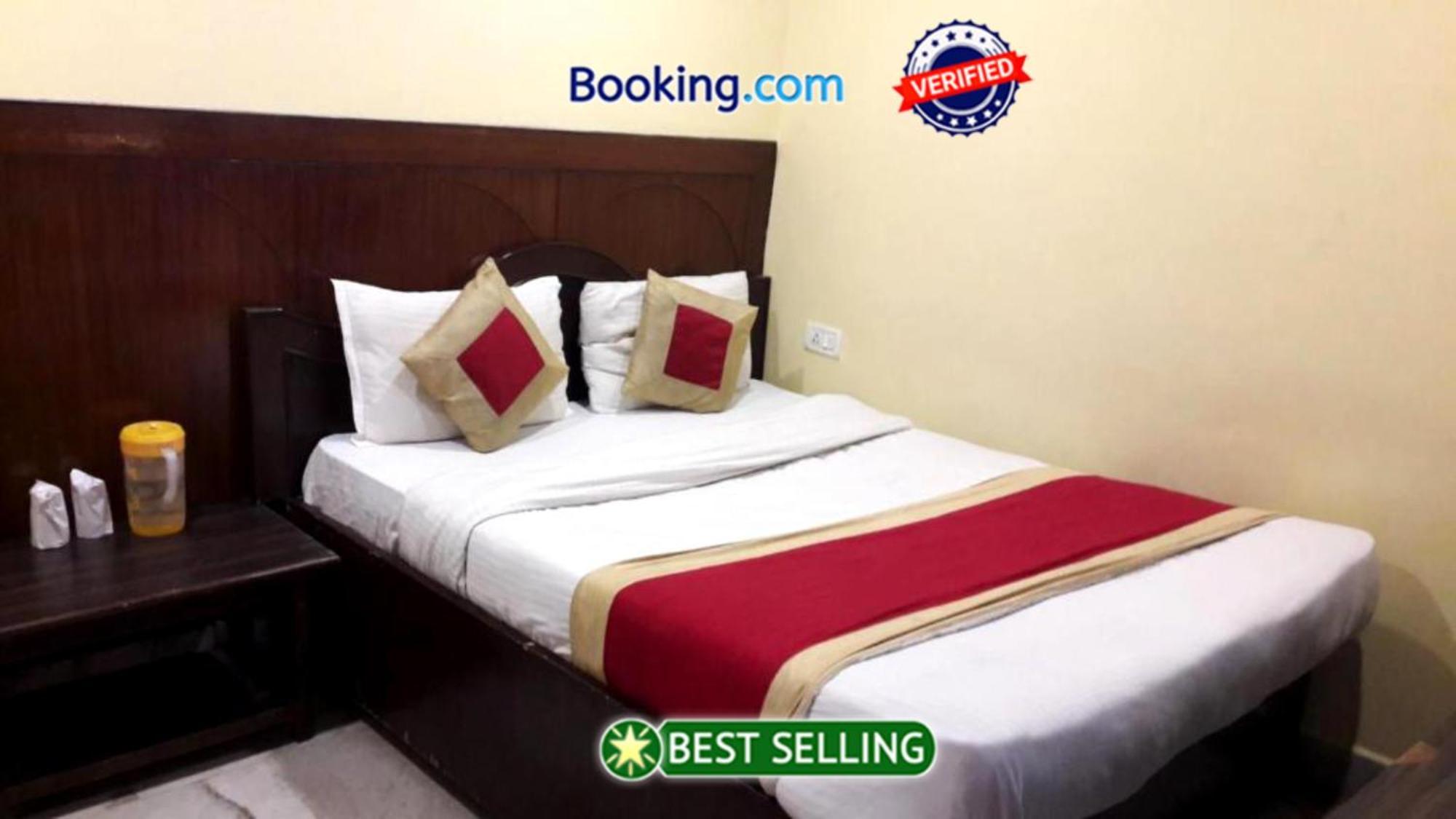 Flatties Mall Road Nainital-near Lake View Point Hotel
