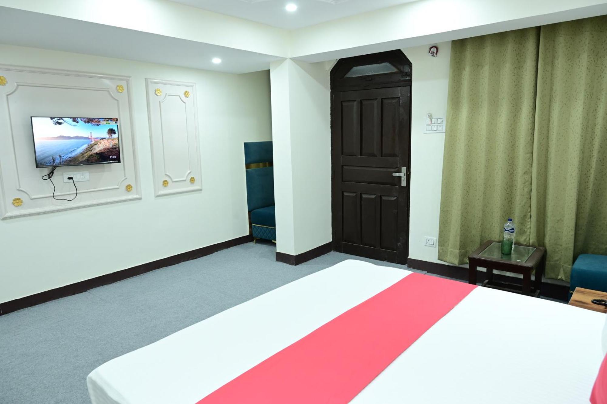 Hotel The Anvi Retreat , 8 Km From Naini 3*