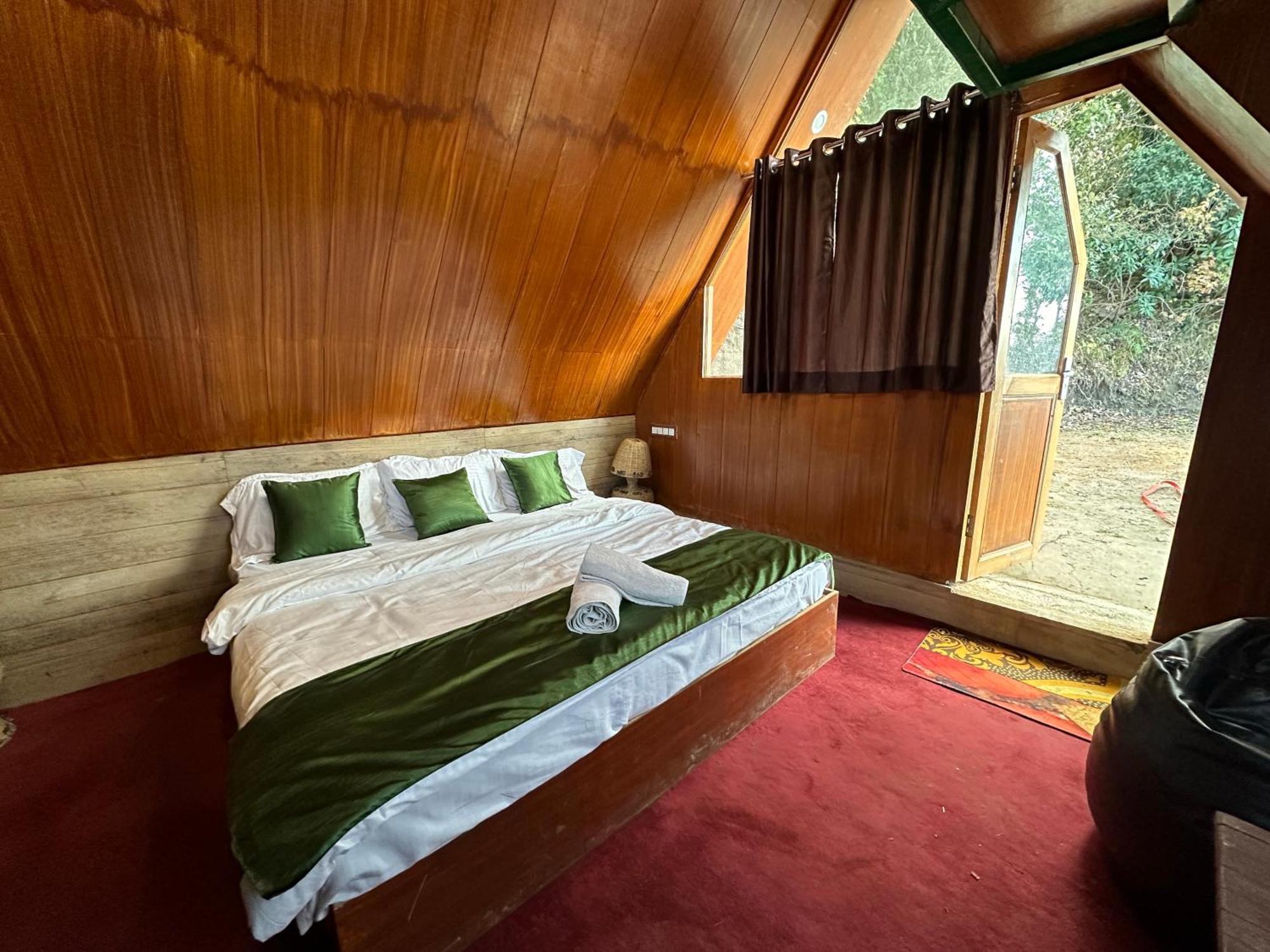 Resort The Sweven Haryal 360 *