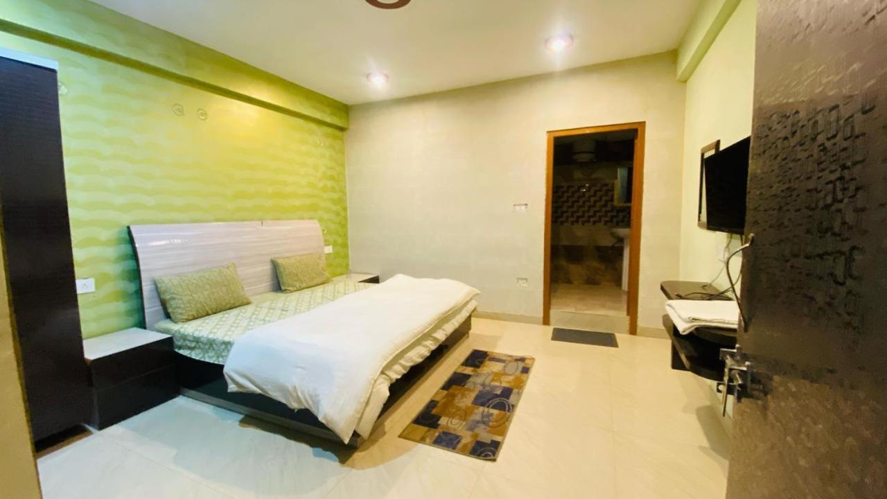 Capital O And Restro Hotel 3*