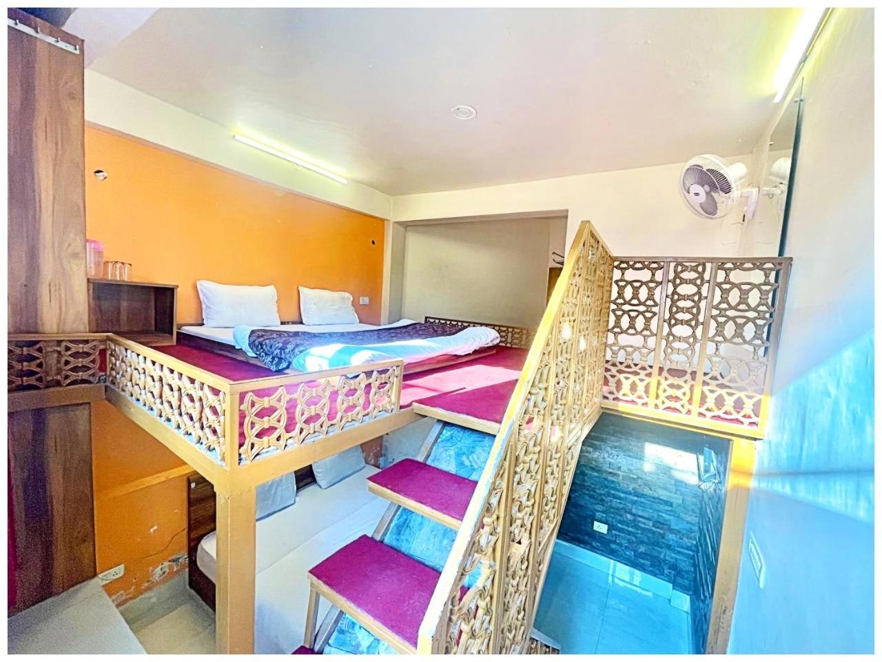 Hotel Gp Mall Road Near Naini - A Luxury With Newly Decorated And Renovated - With Wifi - Service Available - Book Now 3*