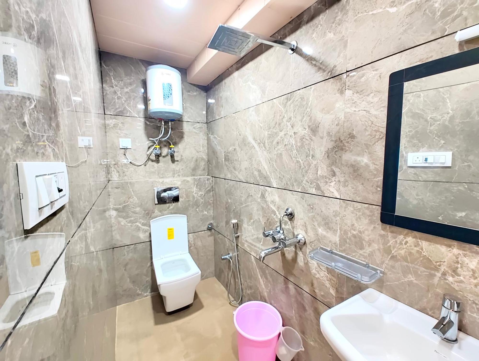 Gp Mall Road Near Naini - A Luxury With Newly Decorated And Renovated - With Wifi - Service Available - Book Now 3* Nainital
