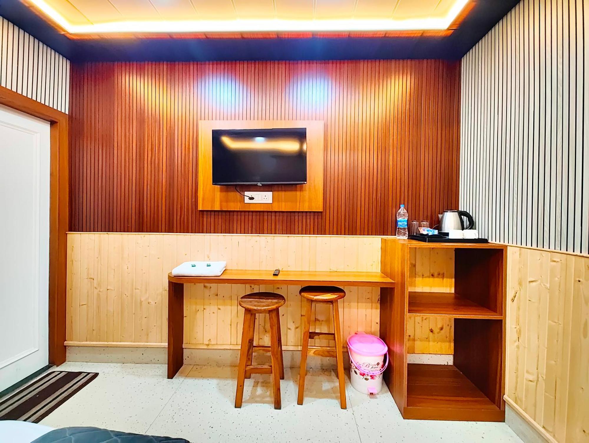 Gp Mall Road Near Naini - A Luxury With Newly Decorated And Renovated - With Wifi - Service Available - Book Now Hotel Nainital