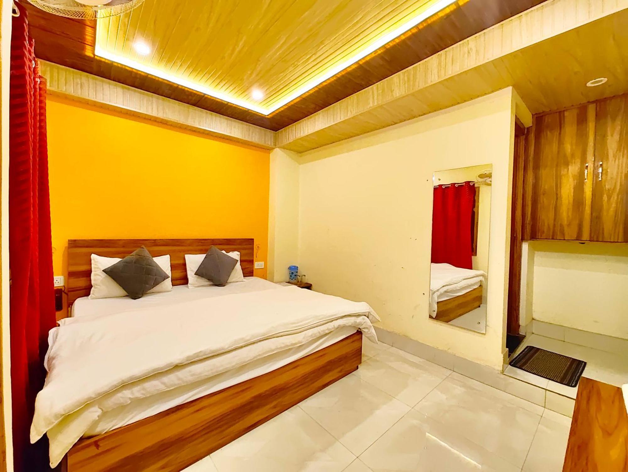 Gp Mall Road Near Naini - A Luxury With Newly Decorated And Renovated - With Wifi - Service Available - Book Now 3* Nainital