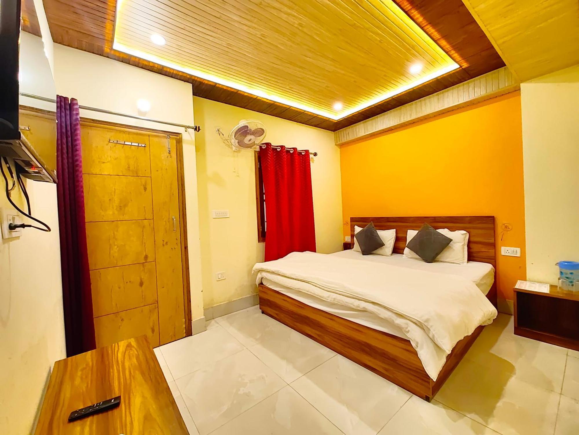 Hotel Gp Mall Road Near Naini - A Luxury With Newly Decorated And Renovated - With Wifi - Service Available - Book Now Nainital
