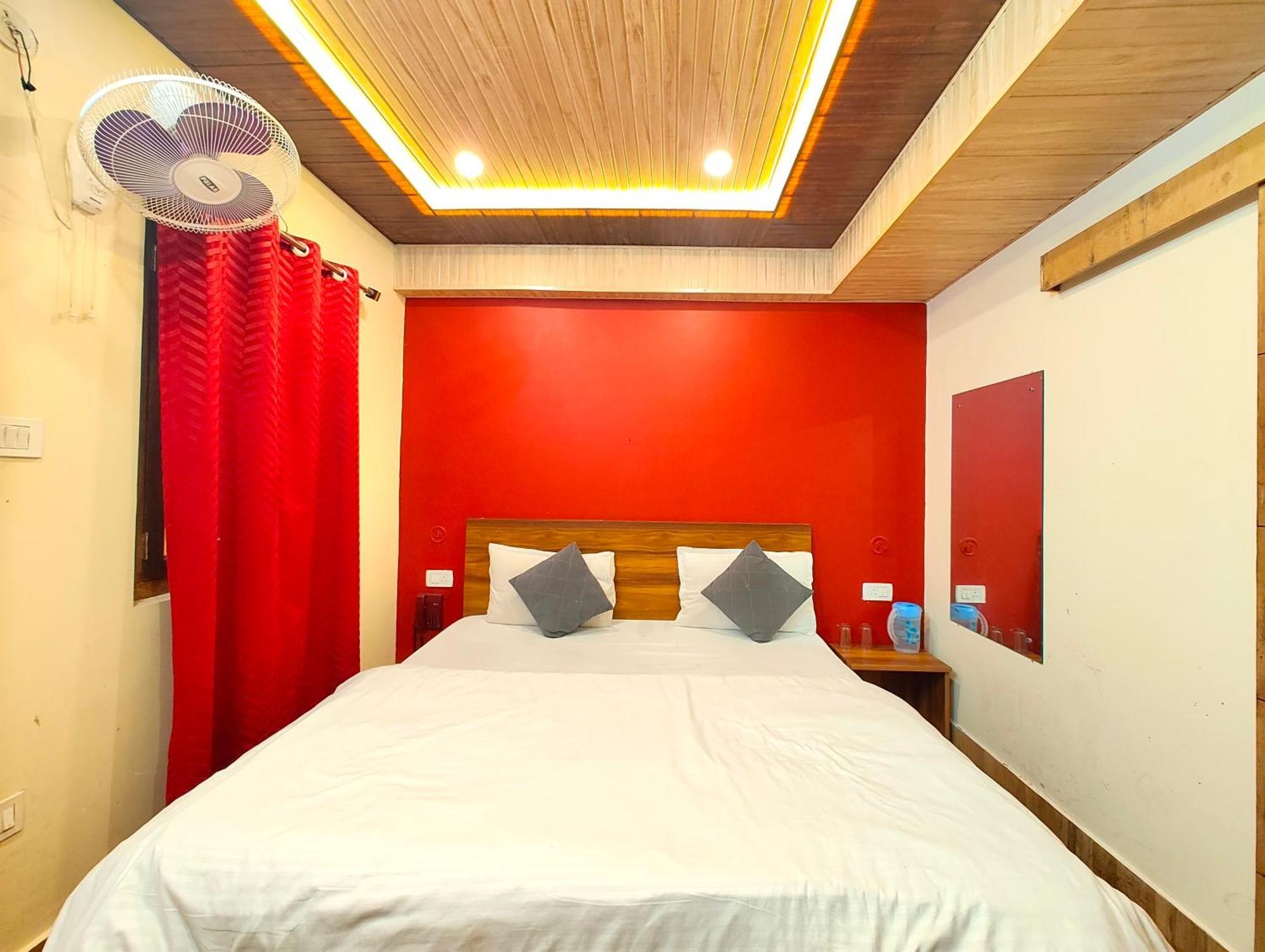 Gp Mall Road Near Naini - A Luxury With Newly Decorated And Renovated - With Wifi - Service Available - Book Now Hotel 3*