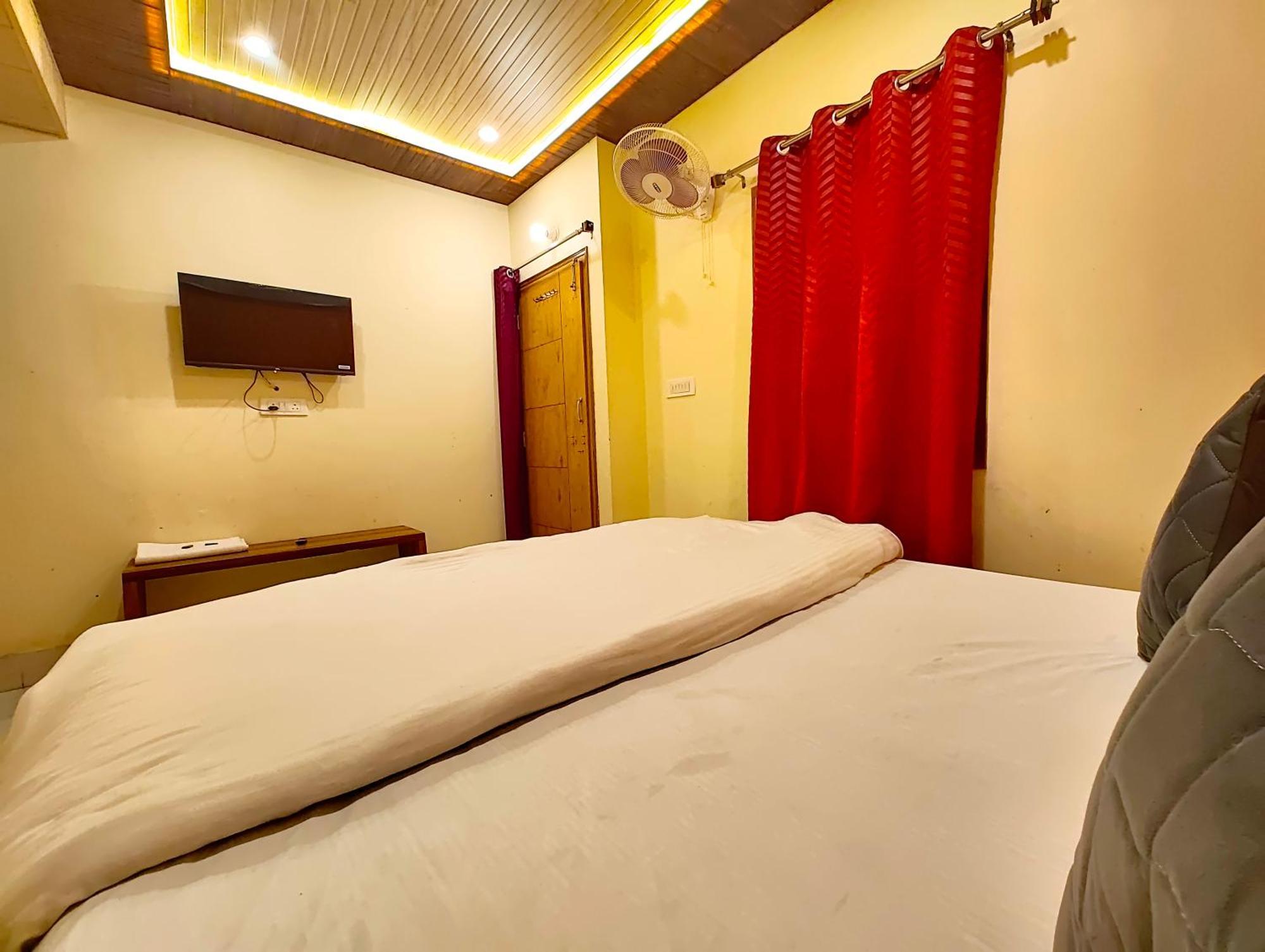 Gp Mall Road Near Naini - A Luxury With Newly Decorated And Renovated - With Wifi - Service Available - Book Now 3*