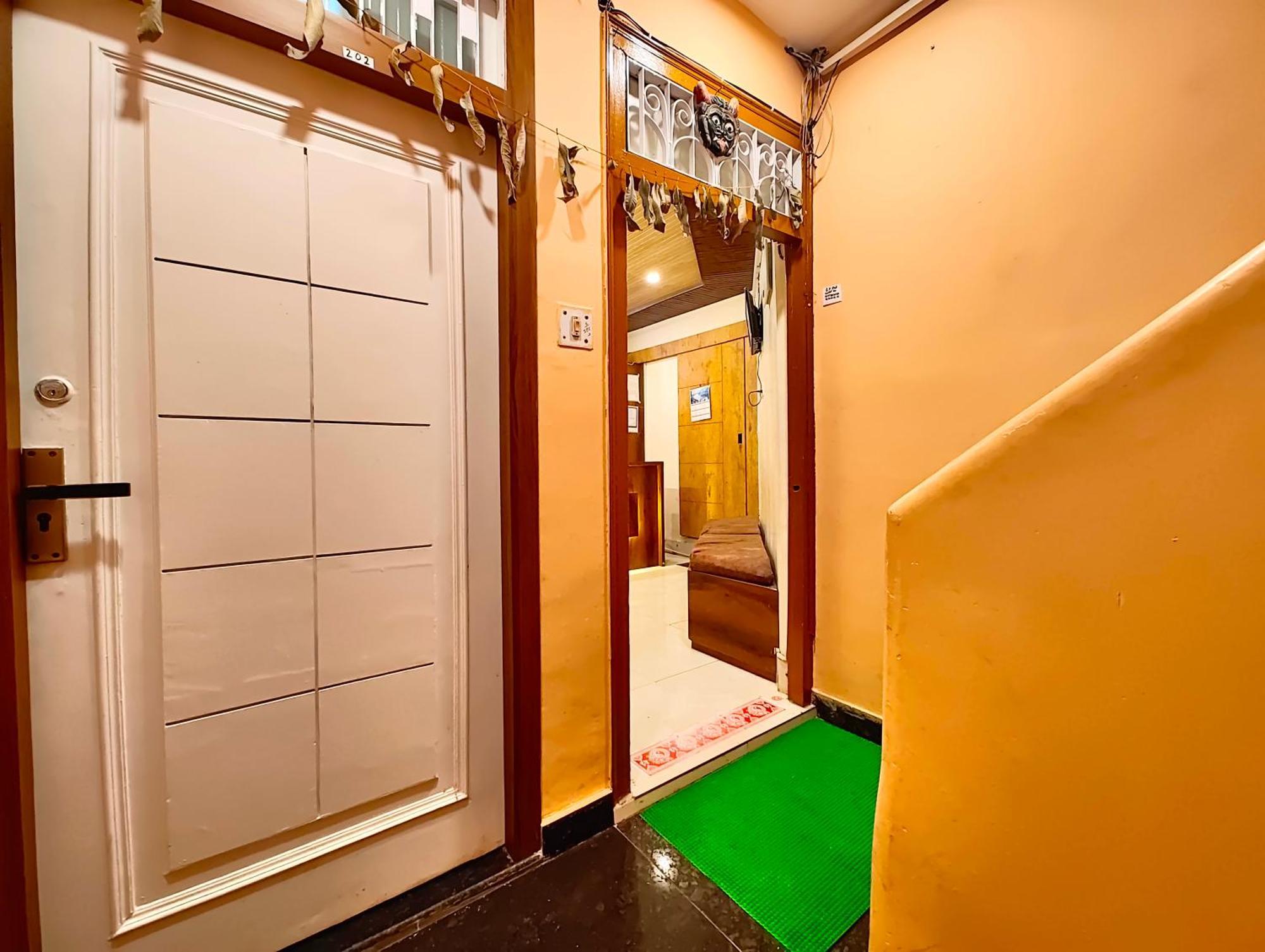 Hotel Gp Mall Road Near Naini - A Luxury With Newly Decorated And Renovated - With Wifi - Service Available - Book Now Nainital