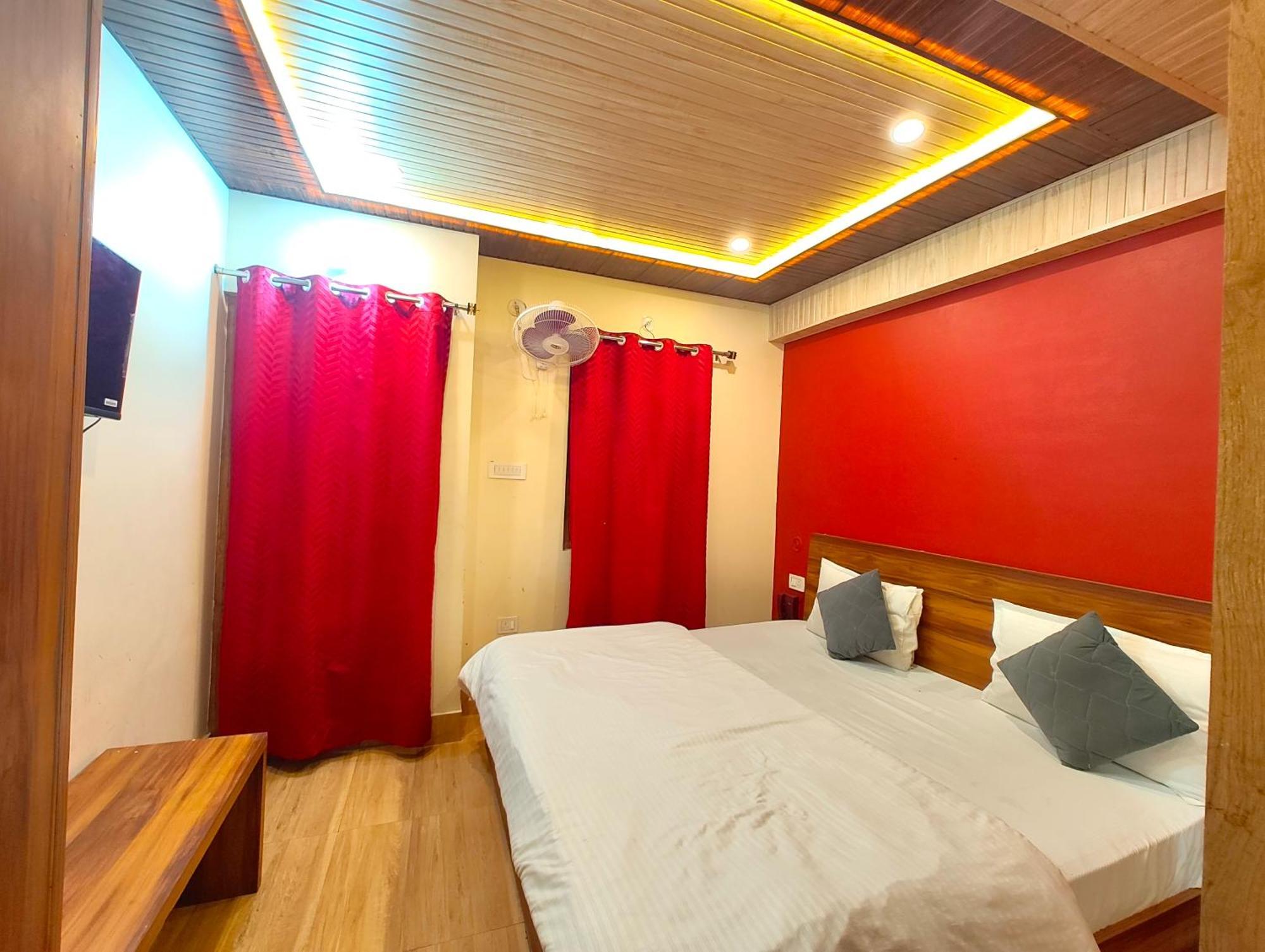 Hotel Gp Mall Road Near Naini - A Luxury With Newly Decorated And Renovated - With Wifi - Service Available - Book Now