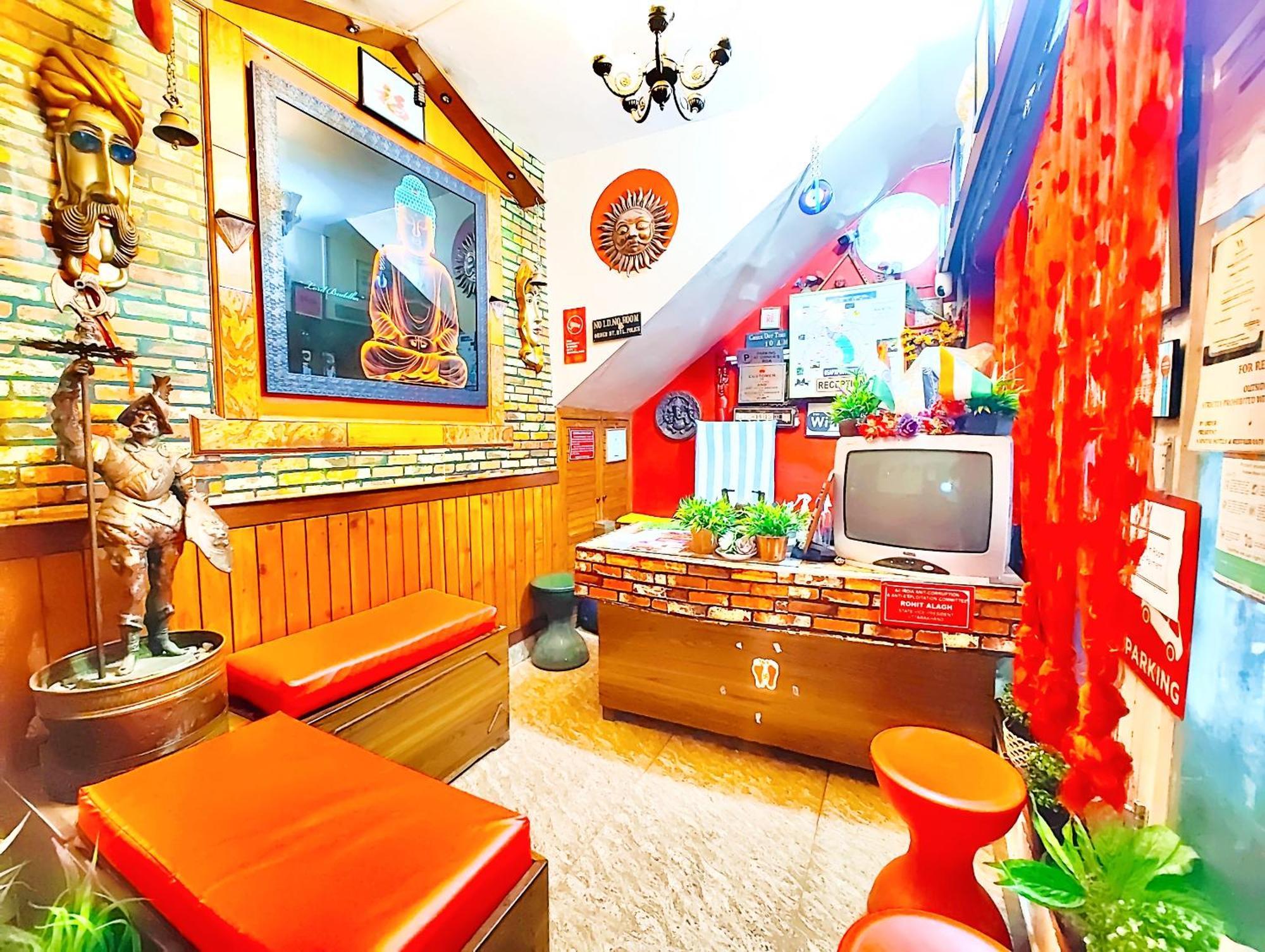 Ankur View Mall Road - On Terrace Open Restauarant With View And Valley Mountain View With Wifi - Service Available - Vacation With Family - Book Now Hotel