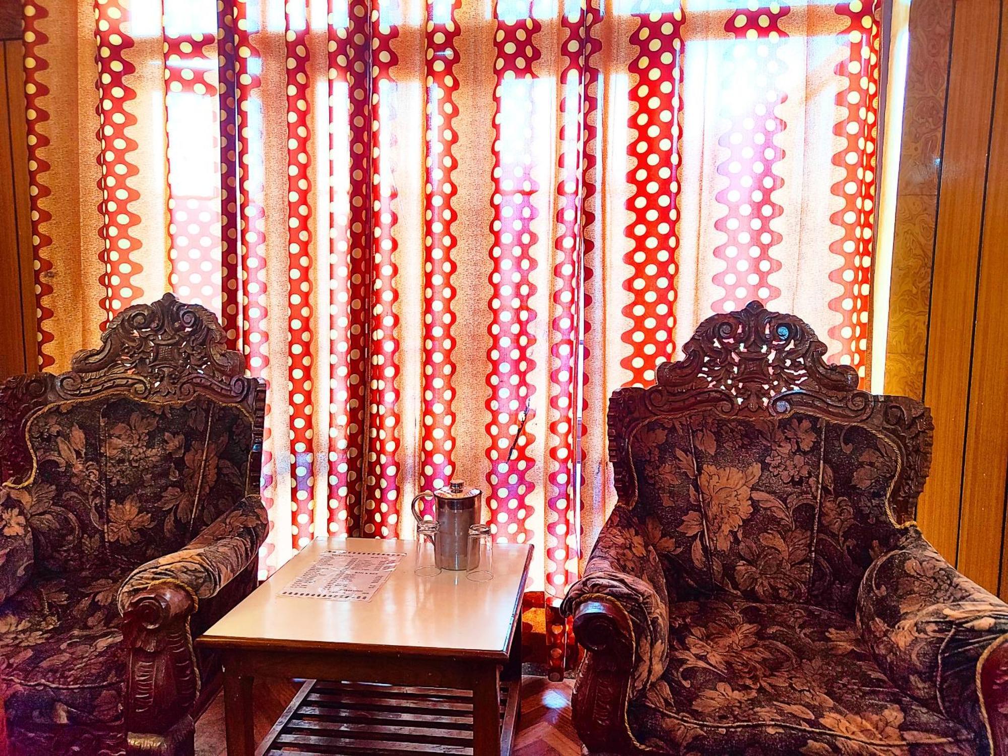Ankur View Mall Road - On Terrace Open Restauarant With View And Valley Mountain View With Wifi - Service Available - Vacation With Family - Book Now Hotel