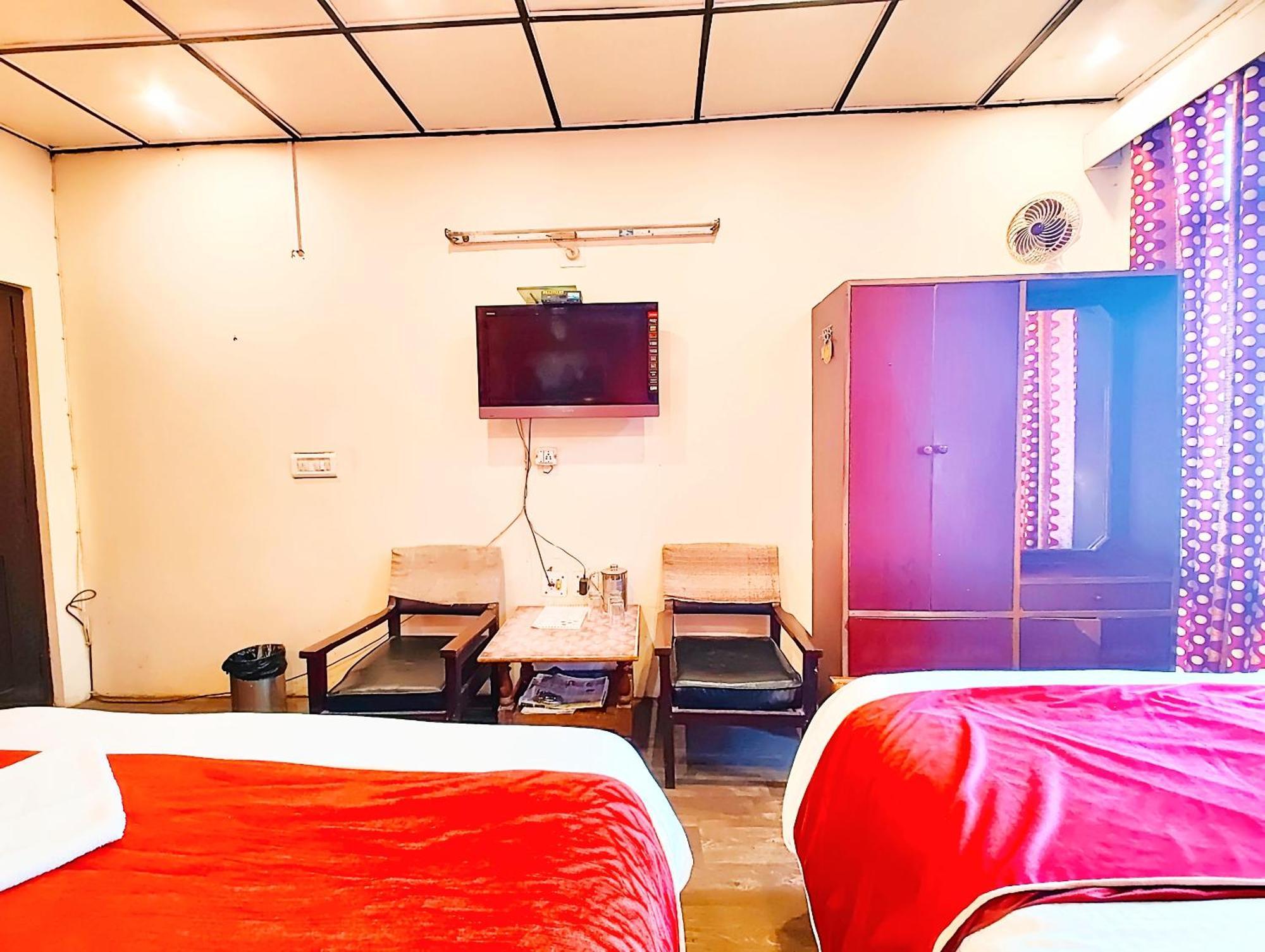 Ankur View Mall Road - On Terrace Open Restauarant With View And Valley Mountain View With Wifi - Service Available - Vacation With Family - Book Now 3*