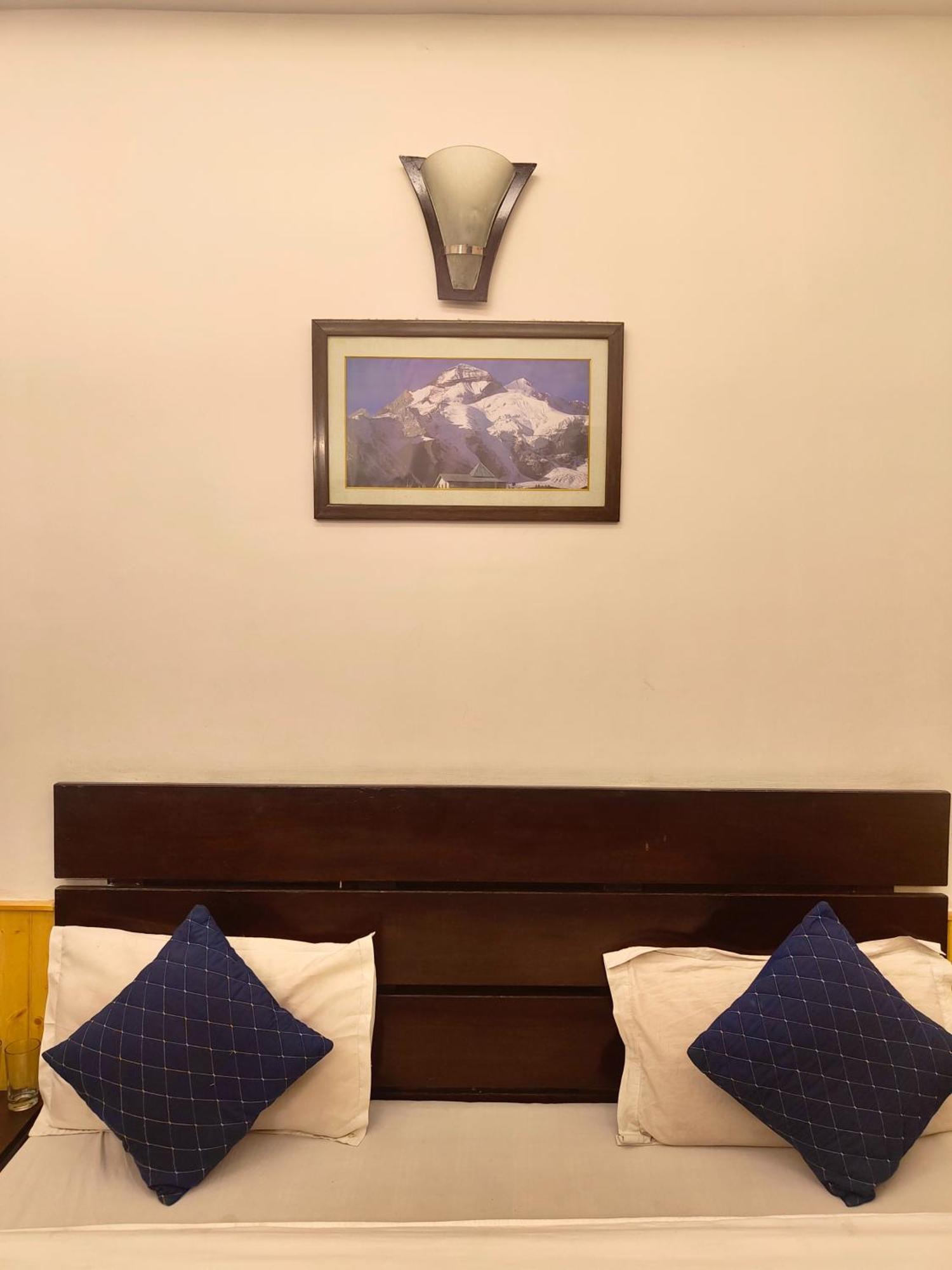 A Premium Hidden - Walking Distance From Naini - A Luxury Boutique In With Newly Decorated And Restaurat And Wi Fi - Wondfull Customer Service Awarded 3* Nainital