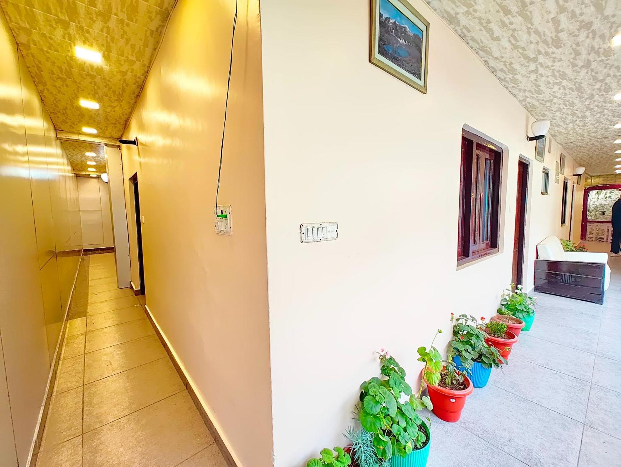 A Premium Hidden - Walking Distance From Naini - A Luxury Boutique In With Newly Decorated And Restaurat And Wi Fi - Wondfull Customer Service Awarded Hotel