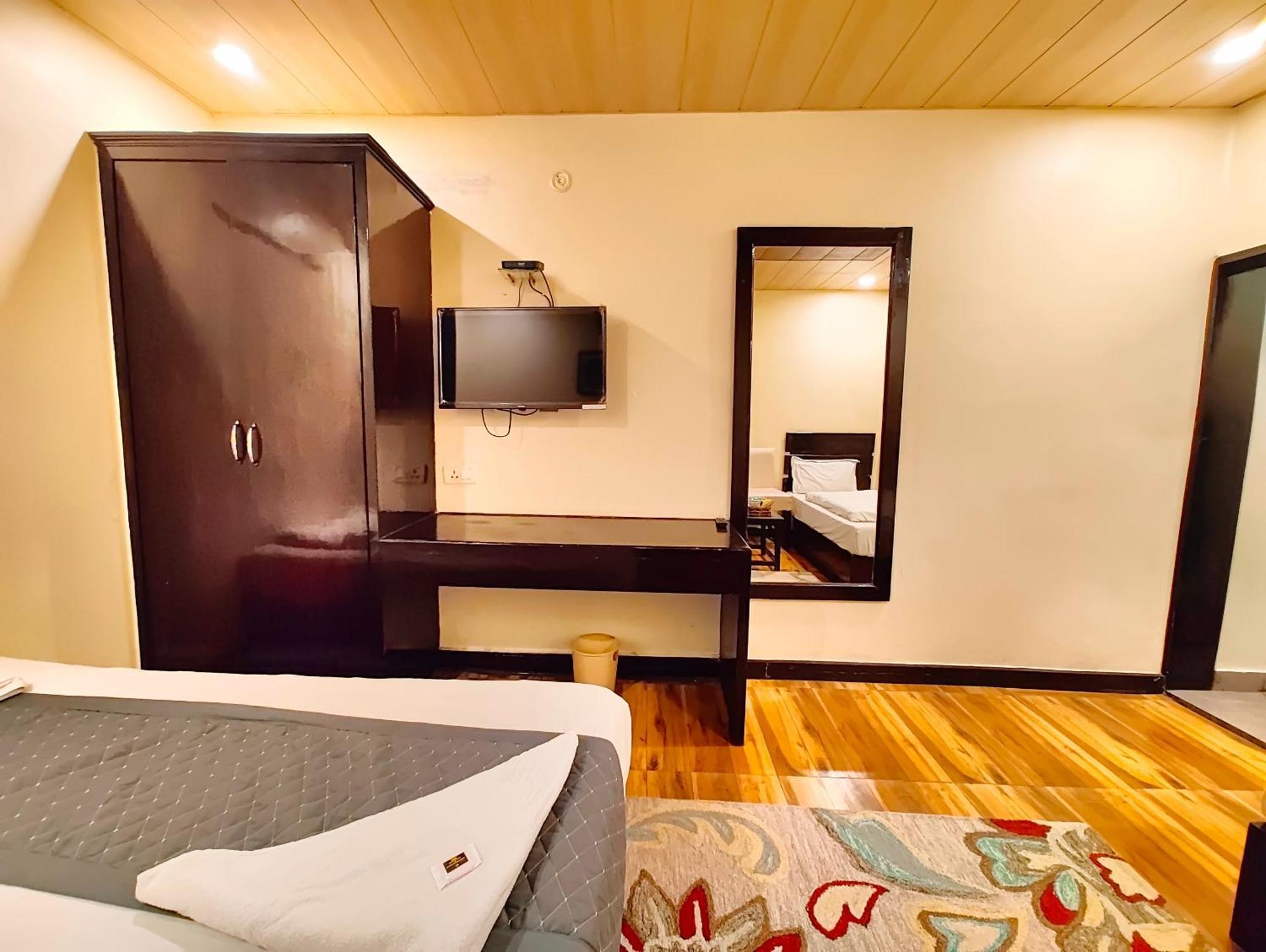 Hotel A Premium Hidden - Walking Distance From Naini - A Luxury Boutique In With Newly Decorated And Restaurat And Wi Fi - Wondfull Customer Service Awarded