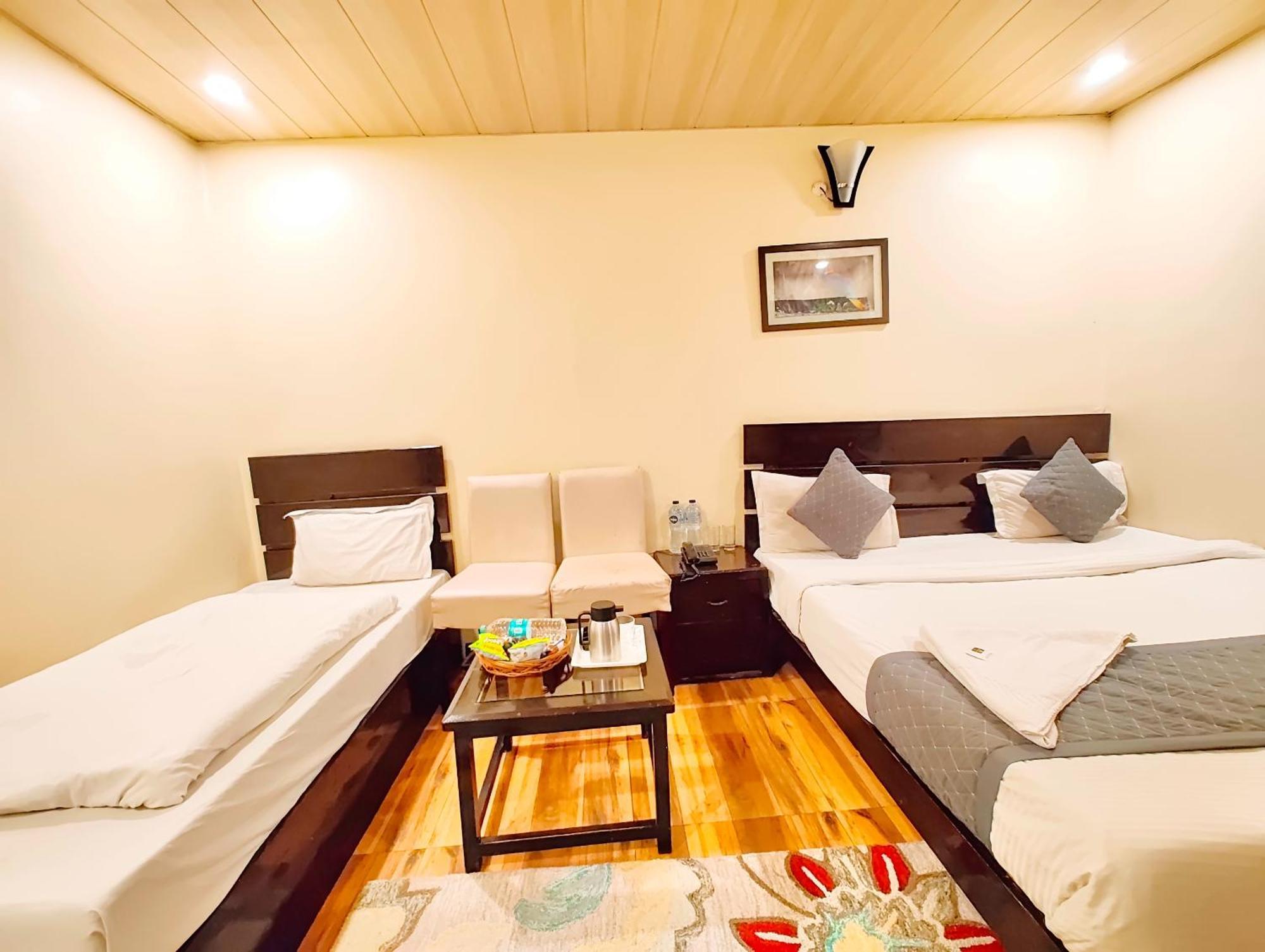 A Premium Hidden - Walking Distance From Naini - A Luxury Boutique In With Newly Decorated And Restaurat And Wi Fi - Wondfull Customer Service Awarded Hotel Nainital