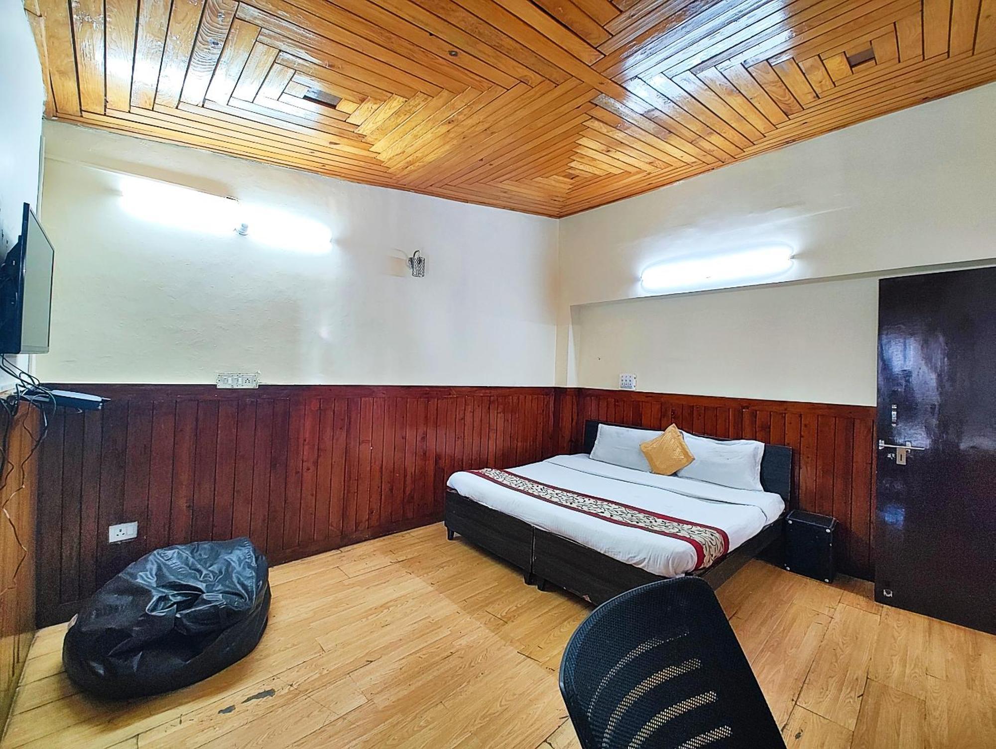 And Me - Near Mall Road And Naini With Wifi- Service And Parking Facilities Available - Book Now Nainital