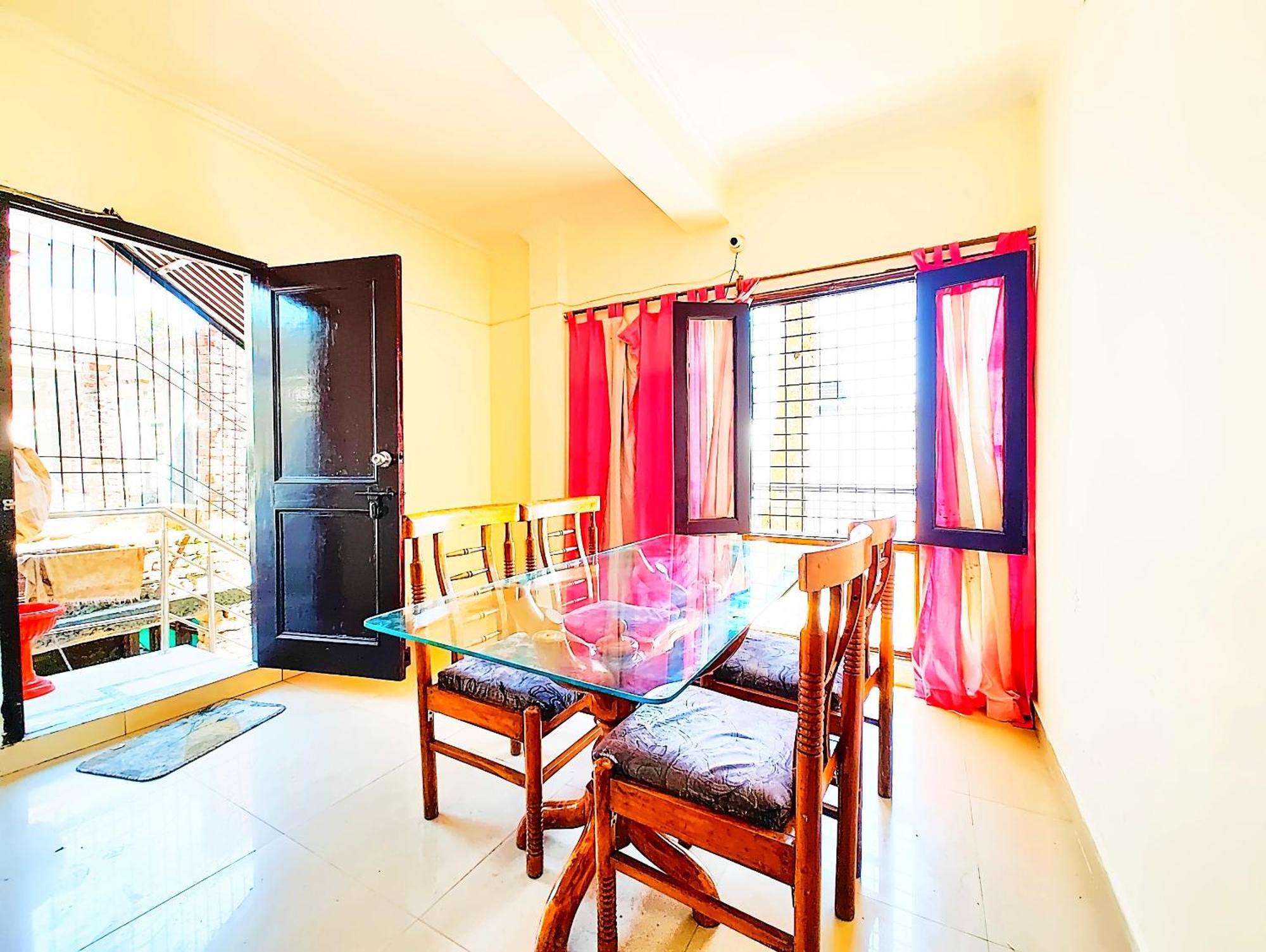 Hotel And Me - Near Mall Road And Naini With Wifi- Service And Parking Facilities Available - Book Now