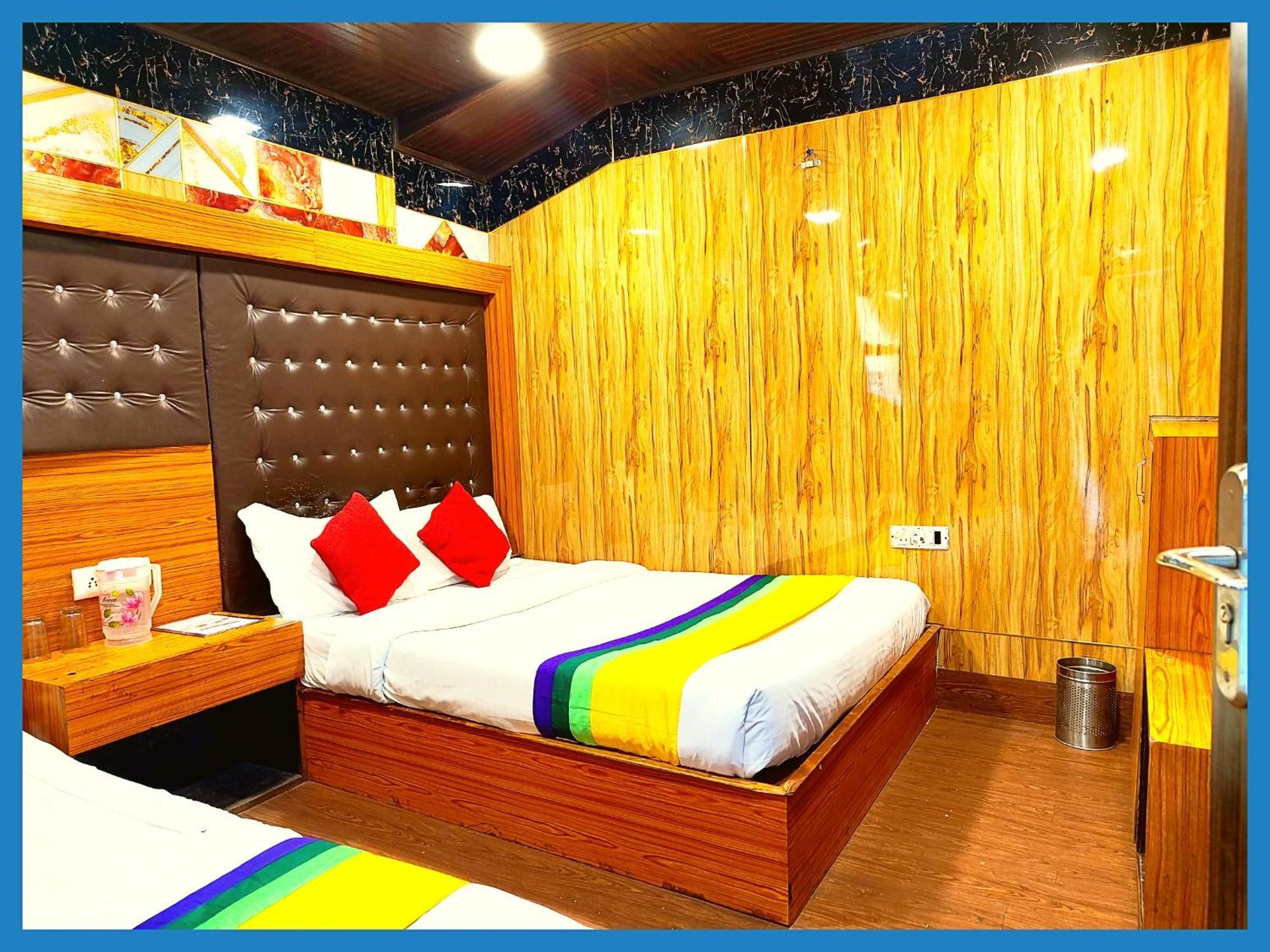 Nainital The Flat#Tiess Near Boat House Club And Naini Lake - Prime Location & Luxury Room - Excellent Customer Service Awarded 3* Nainital