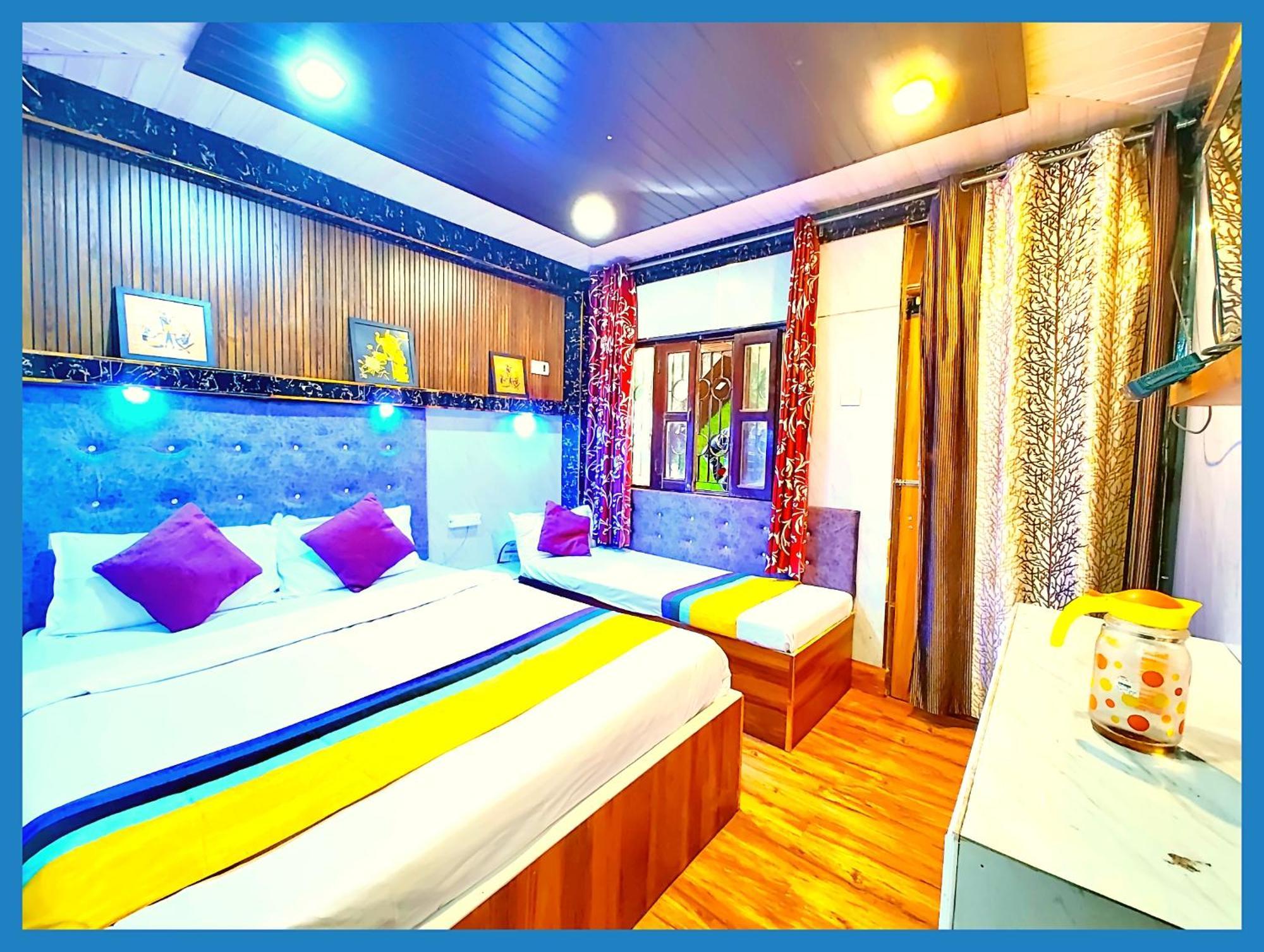 Nainital The Flat#Tiess Near Boat House Club And Naini Lake - Prime Location & Luxury Room - Excellent Customer Service Awarded Hotel 3*