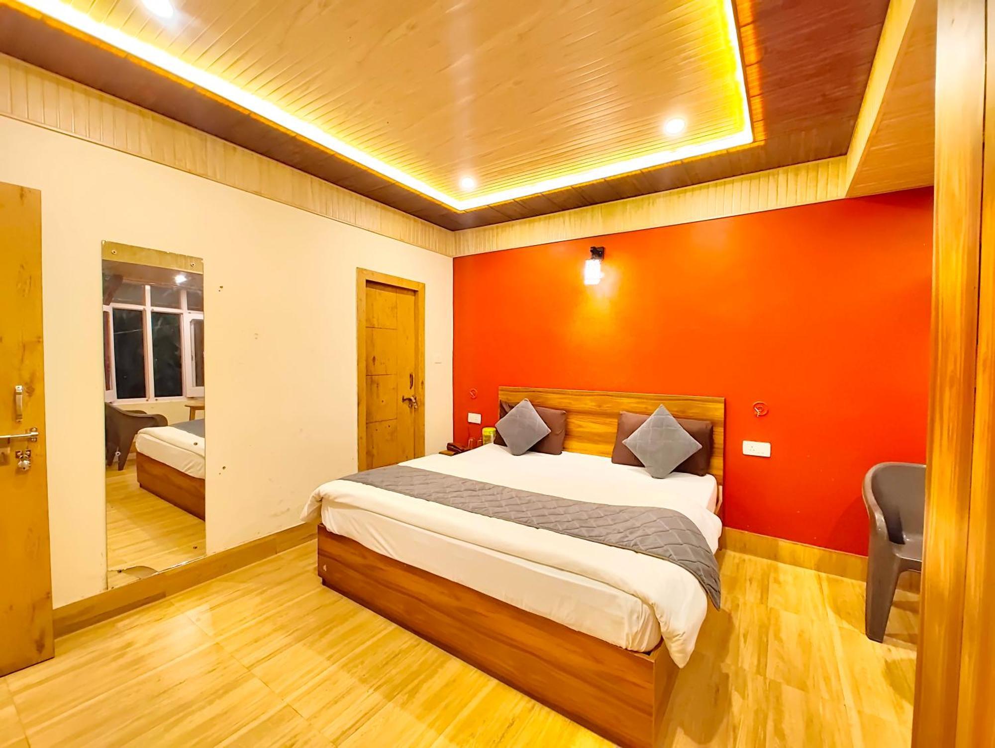 Gp Mall Road Near Naini - A Luxury With Newly Decorated And Renovated - With Wifi - Service Available - Book Now Hotel