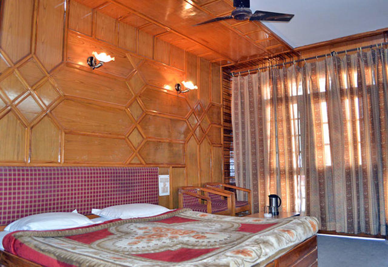 Hotel Radhe Continental Nainital