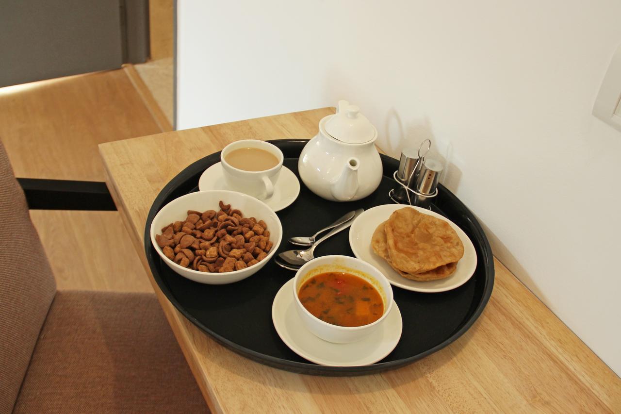 Oyo 1815 Relax Hotel 3*