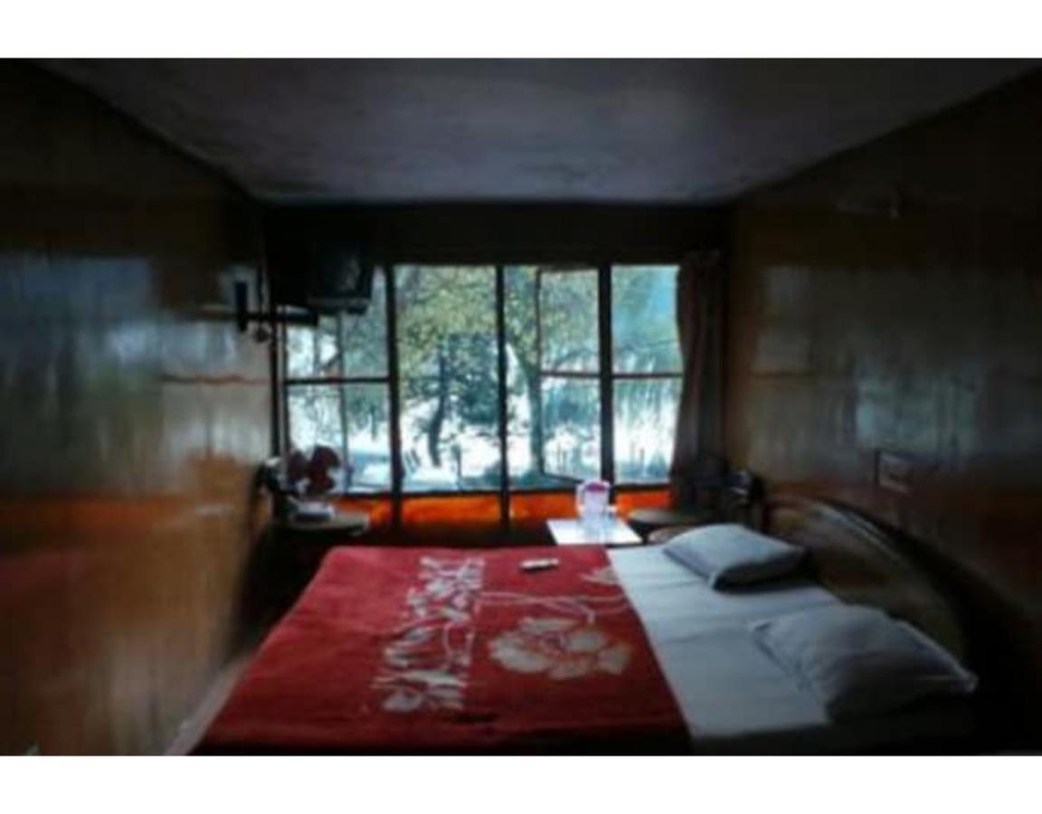 Darpan Hotel *