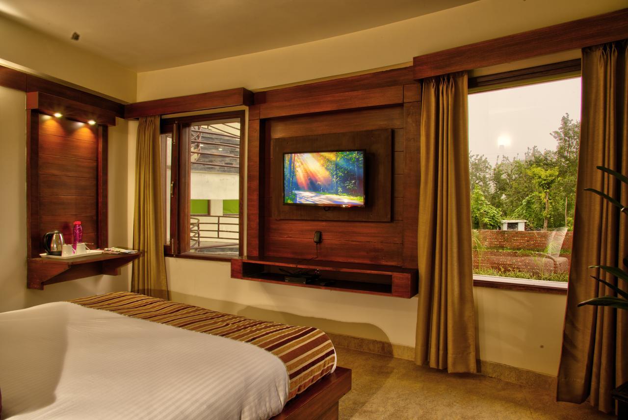 The Palm Resort-luxuria Hotel 2*