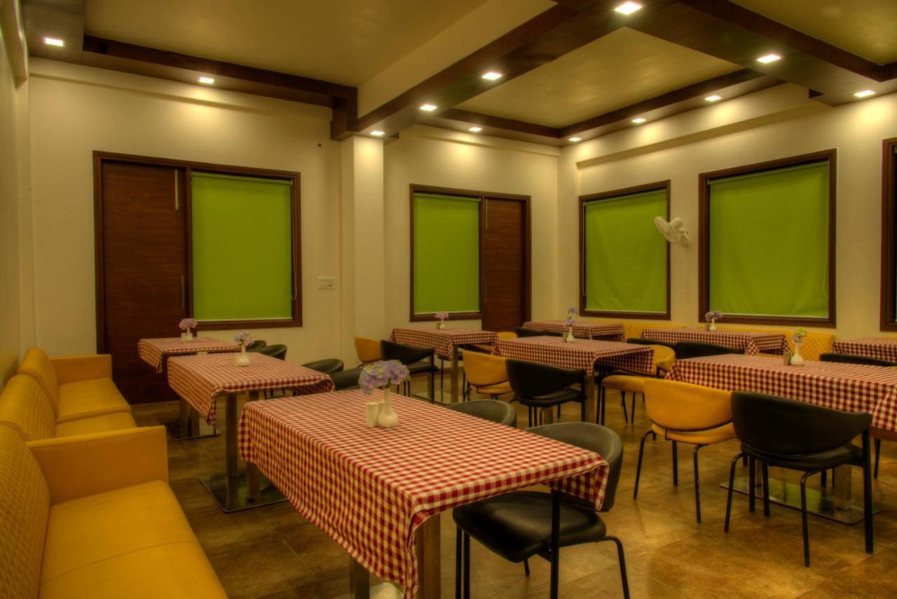 The Palm Resort-luxuria 2* Nainital