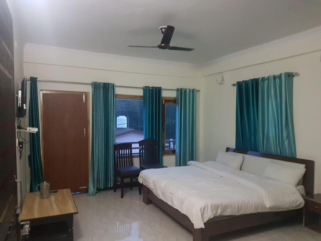 Oyo 23298 Uttaranchal Hotel Nainital