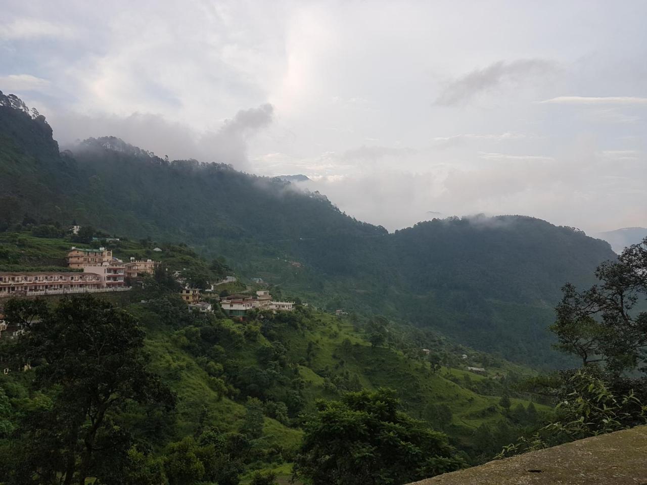 Oyo 23298 Uttaranchal