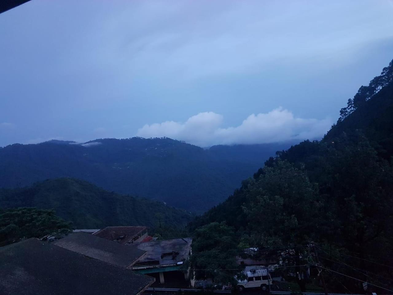 Oyo 23298 Uttaranchal Hotel