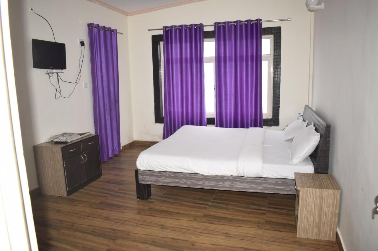 Oyo 23298 Uttaranchal Hotel