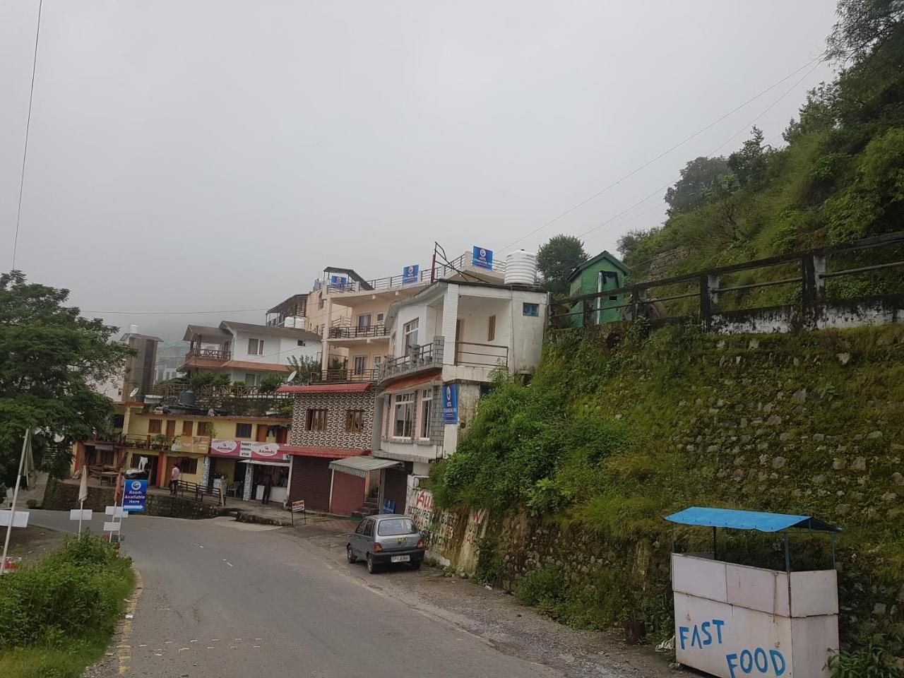 Oyo 23298 Uttaranchal Hotel