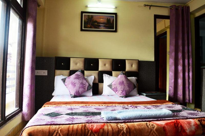 Manas * Nainital