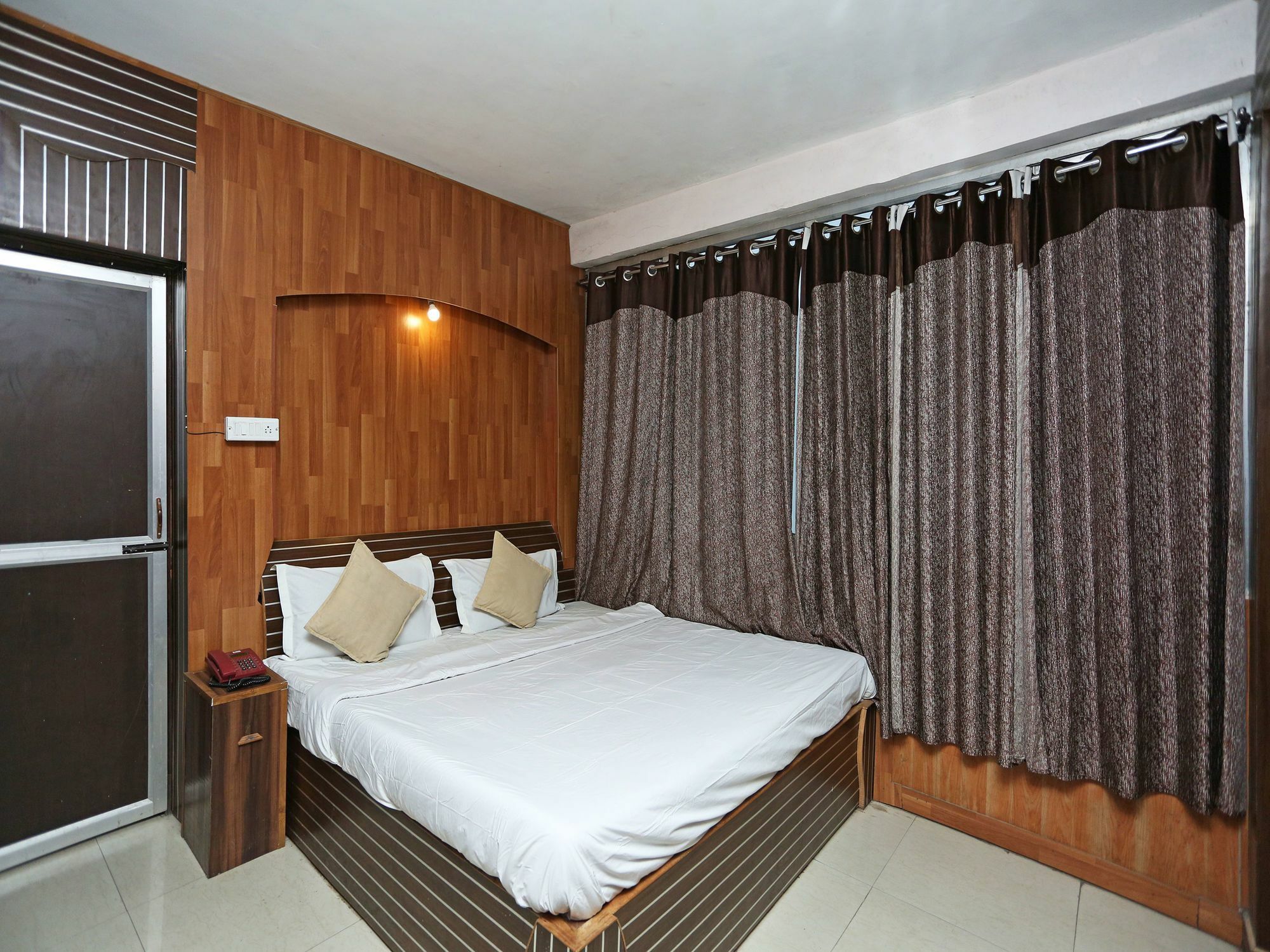 Oyo 10660 Long View 3* Nainital