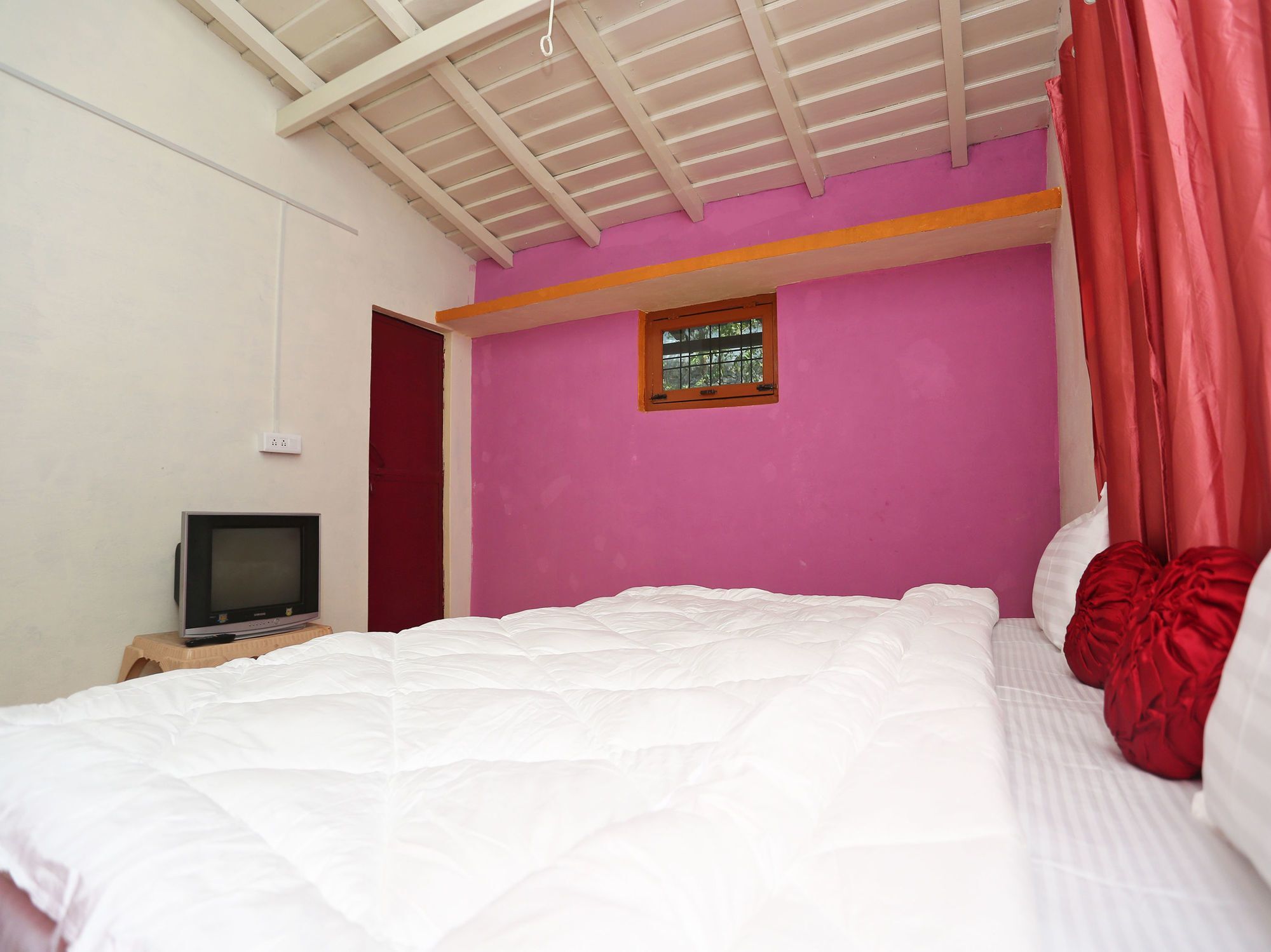 Oyo 77999 Twobk Hilltop 3* Nainital