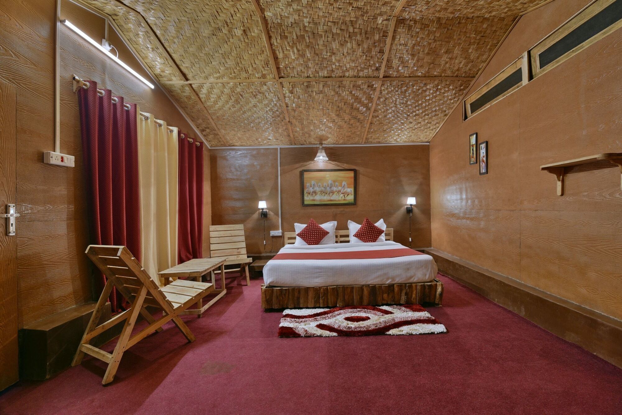 Hotel Haryal 360 Frozen Woods Nainital