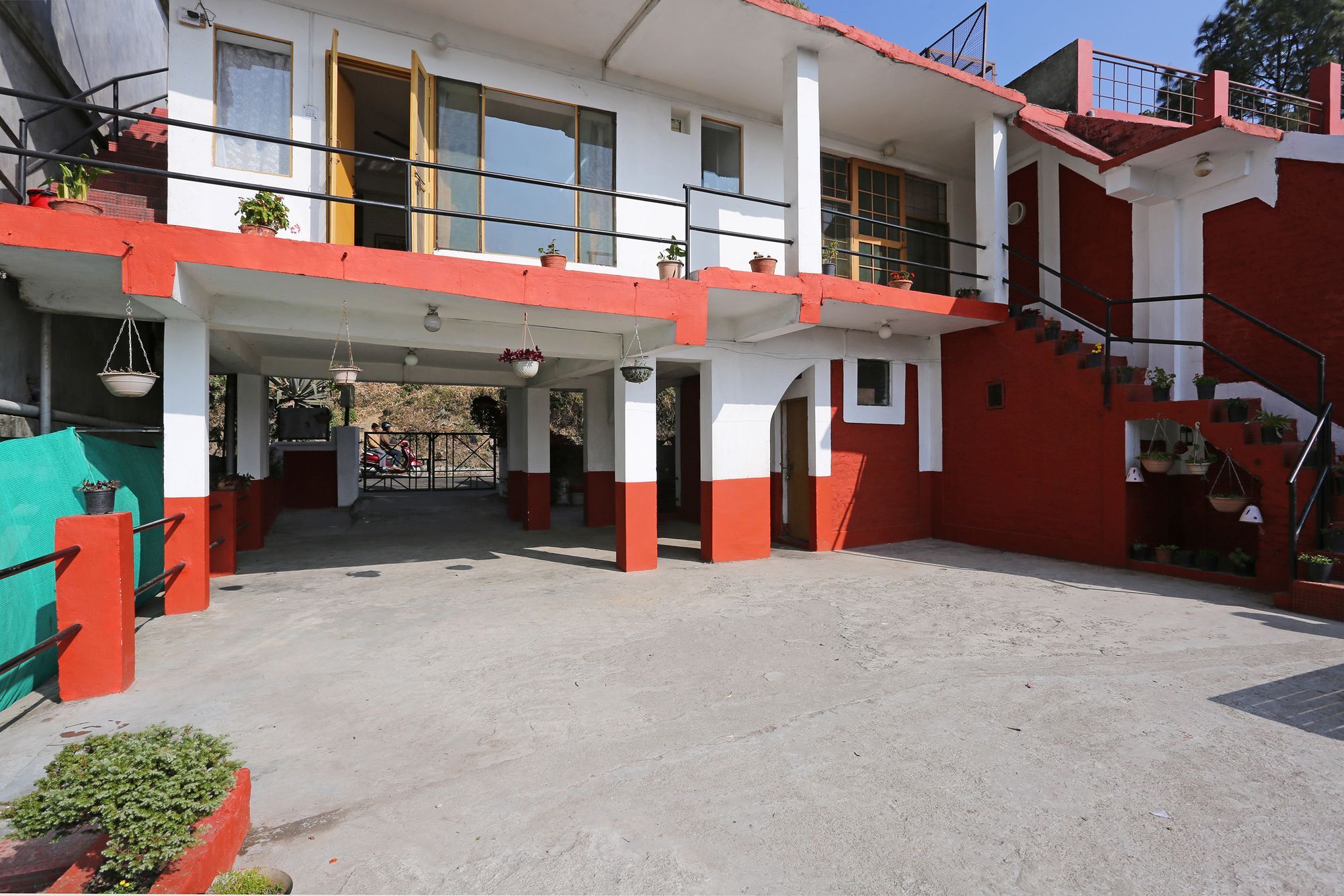 Oyo 10312 Spacious Bhowali 3* Nainital