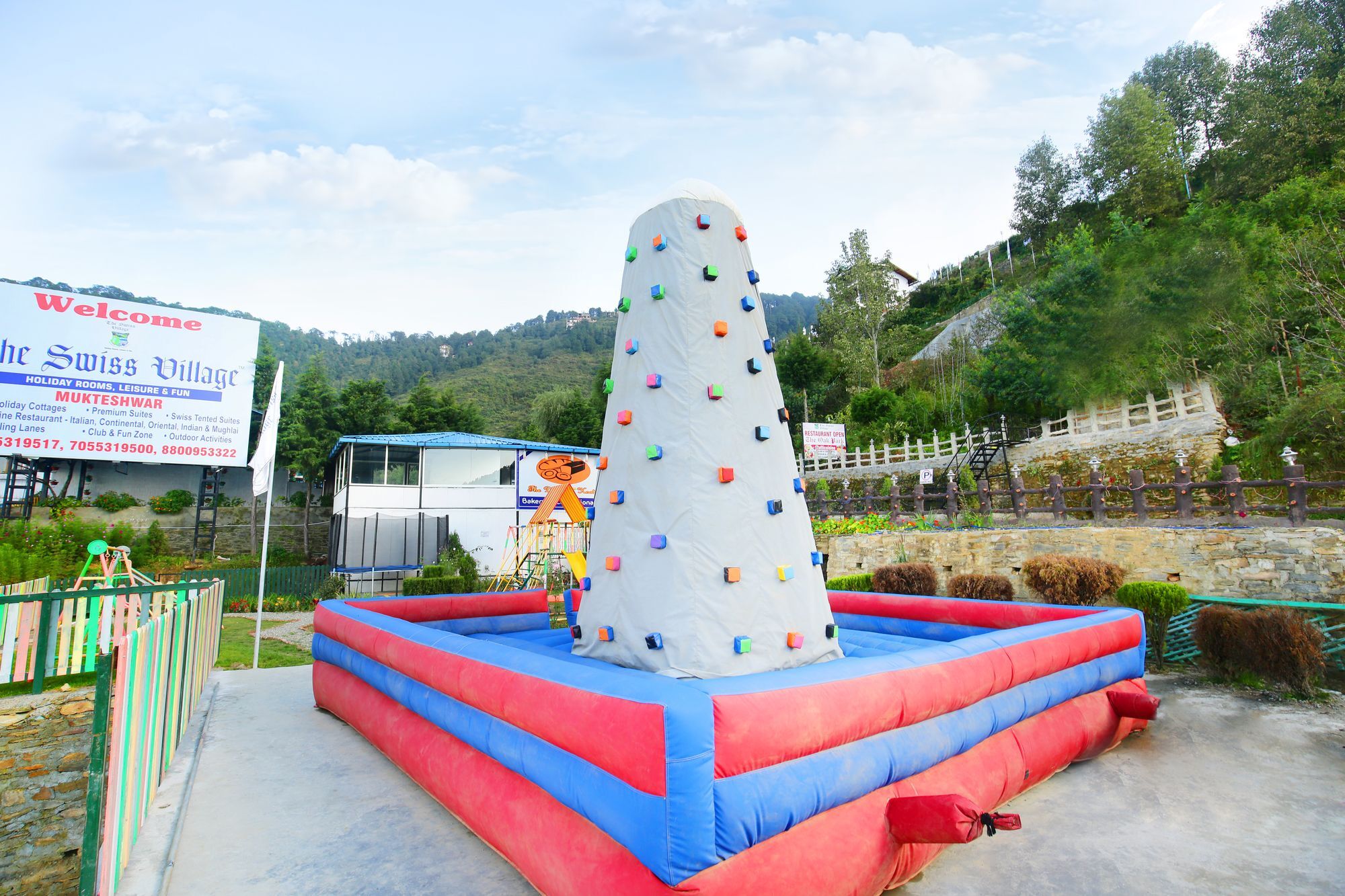 Hotel The Swiss Village Nainital