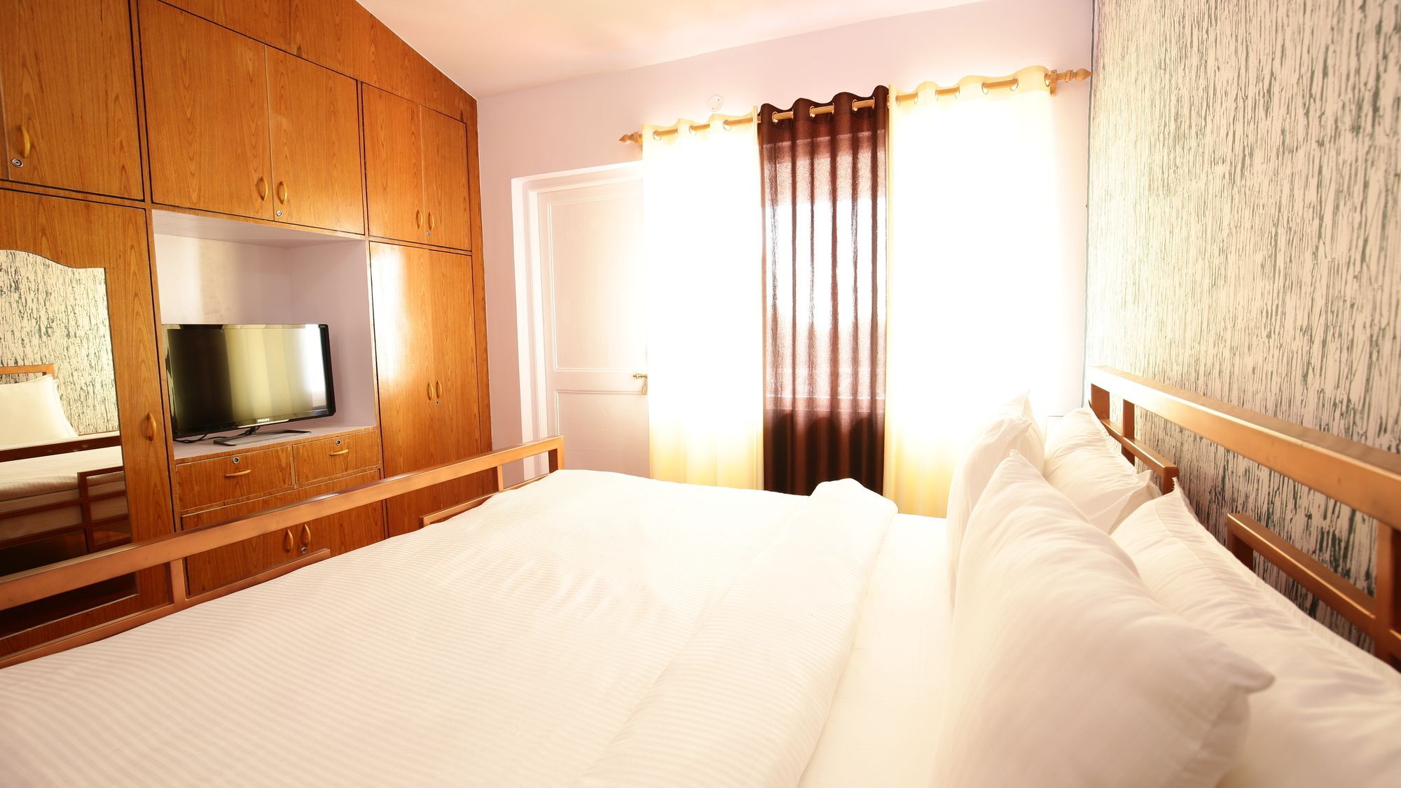 Hotel The Swiss Village 4*