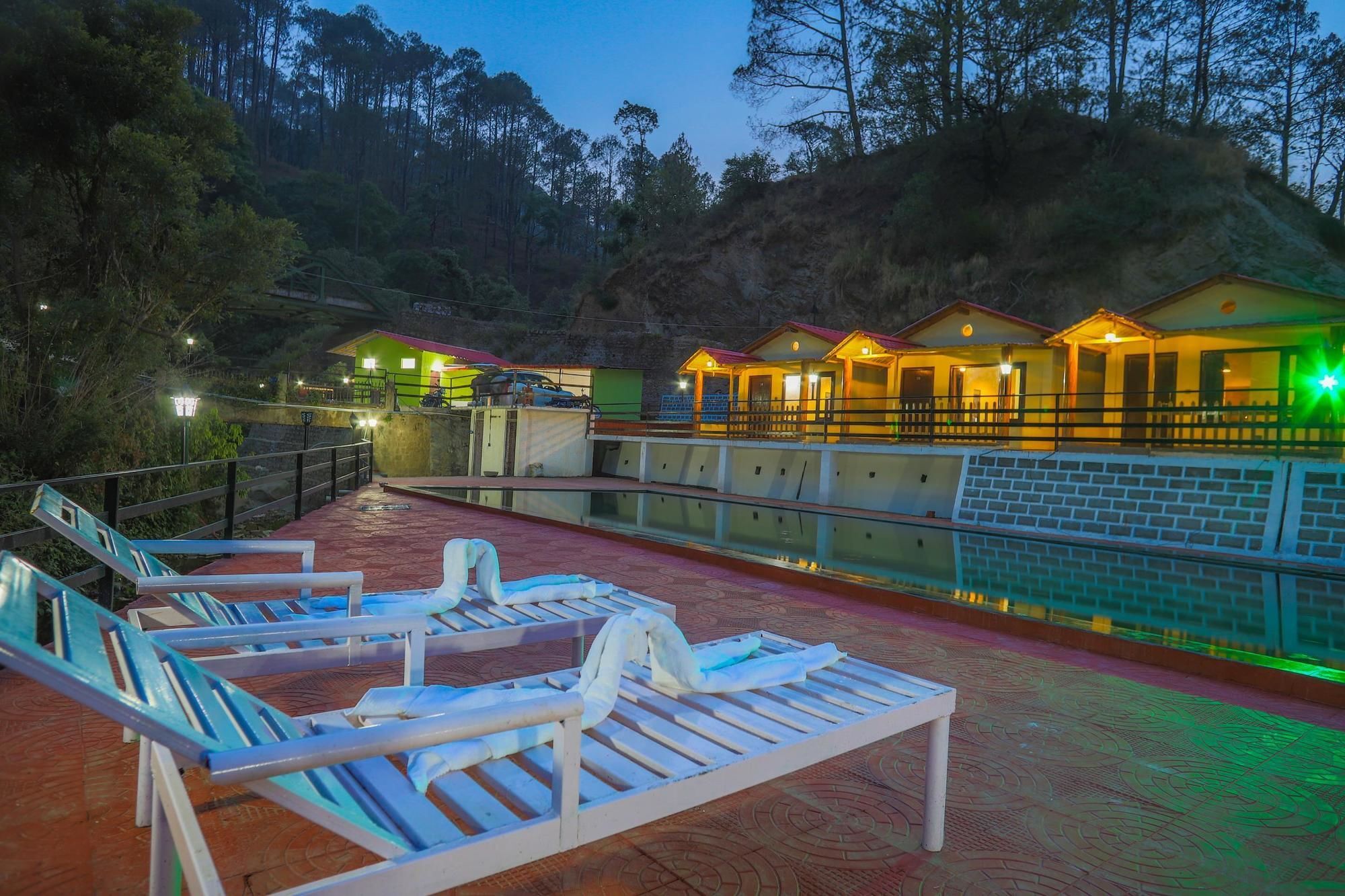 The Jungle Pool Hotel 3*