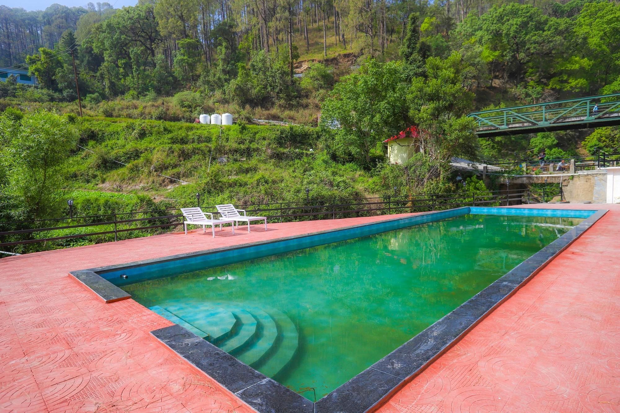 Hotel The Jungle Pool Nainital