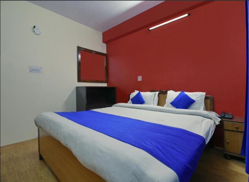 Hotel Grg Chinar Lake View *